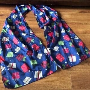 Christmas present scarf - table runner